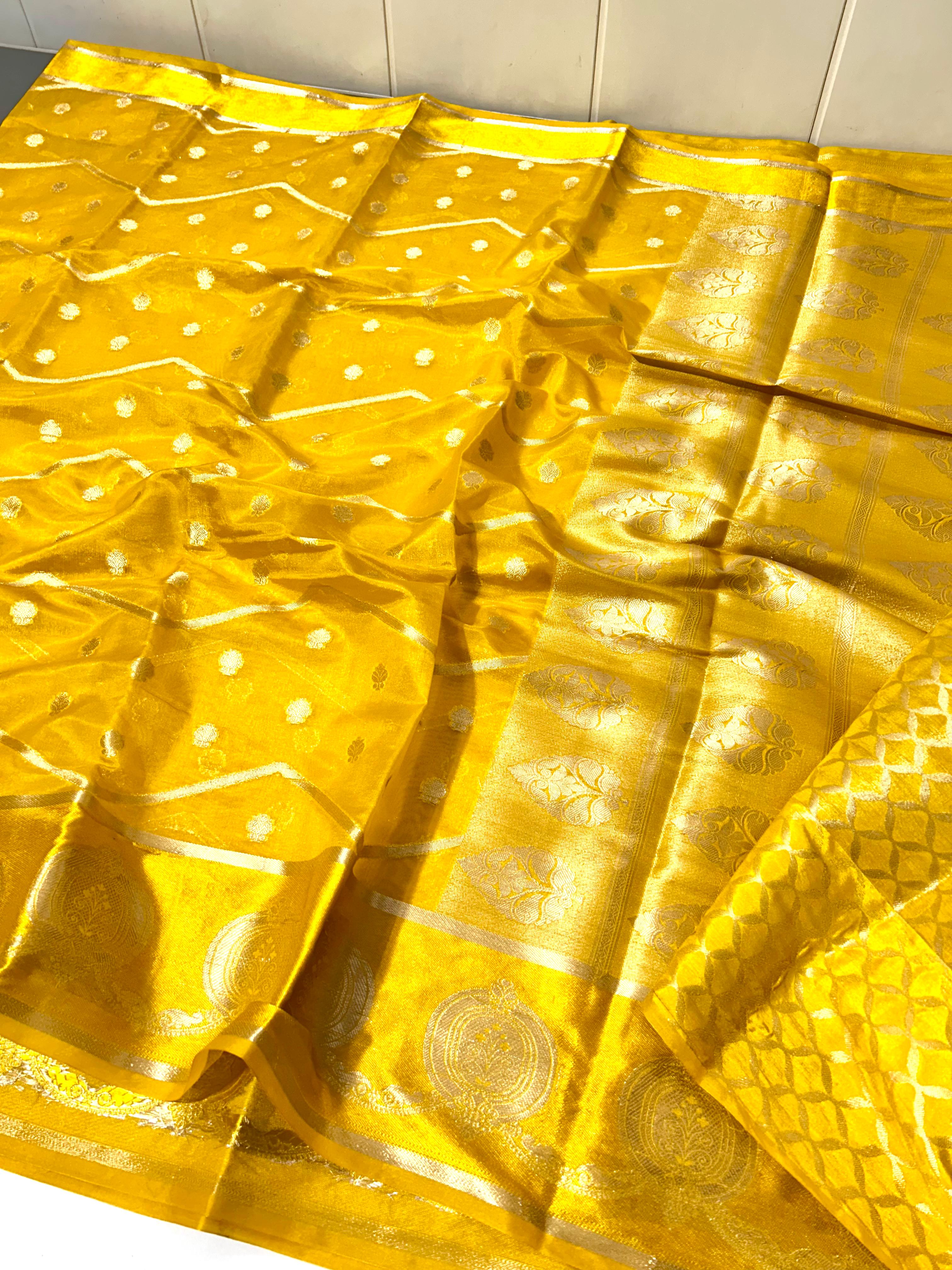 ✨ Handwoven Banarasi Dyeble Semi Katan Saree ✨