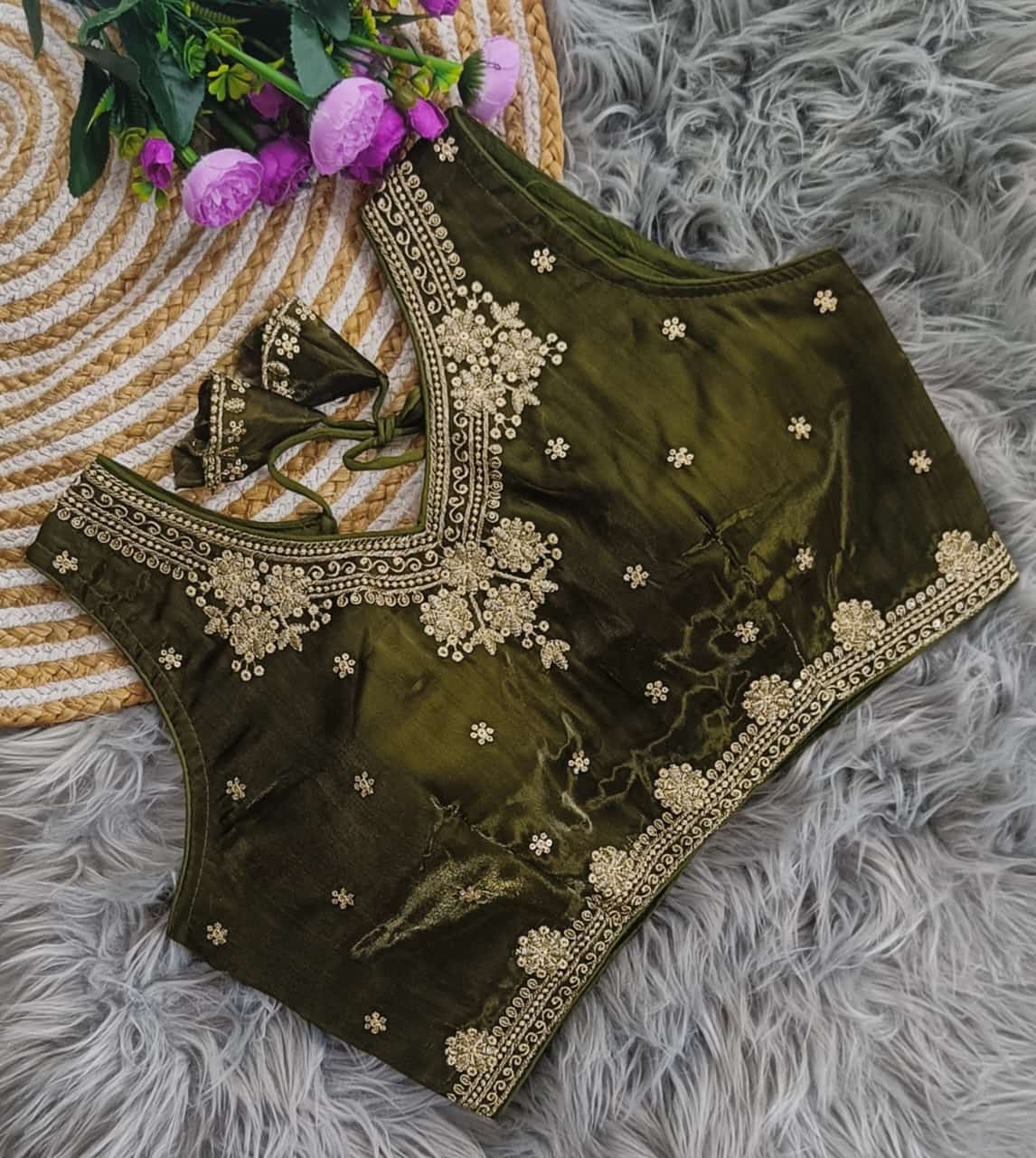 🌸 Regal Embroidered Designer Blouse 🌸