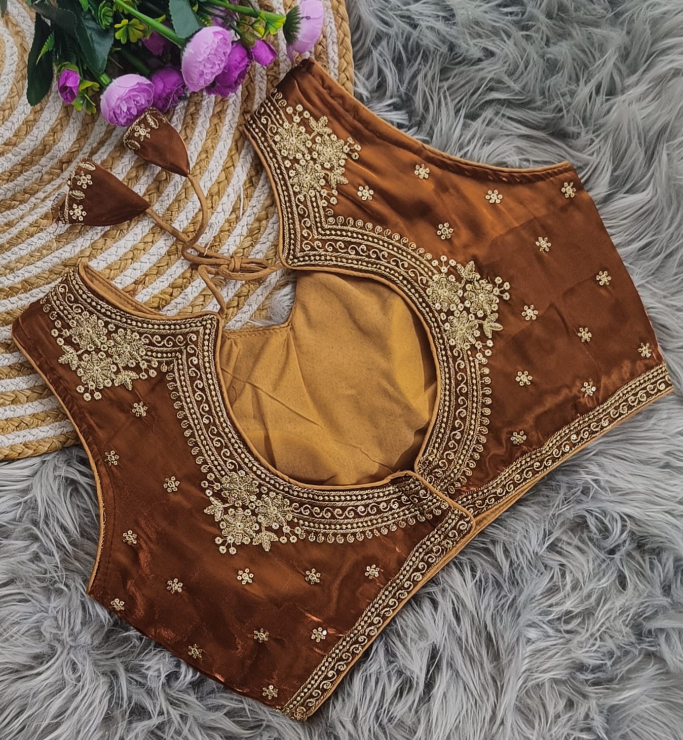 🌸 Regal Embroidered Designer Blouse 🌸