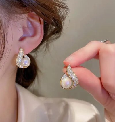 Swirl & Shine Earrings