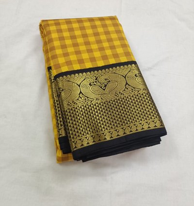 Golden Diva Checks Kanjivaram Saree