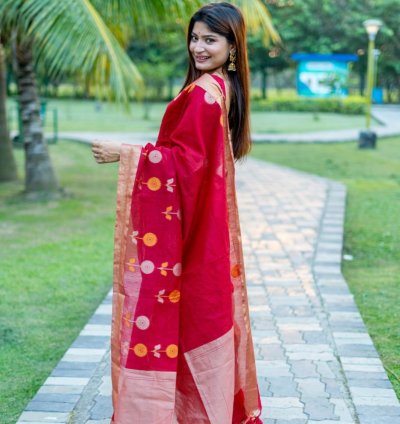 Red-Linen